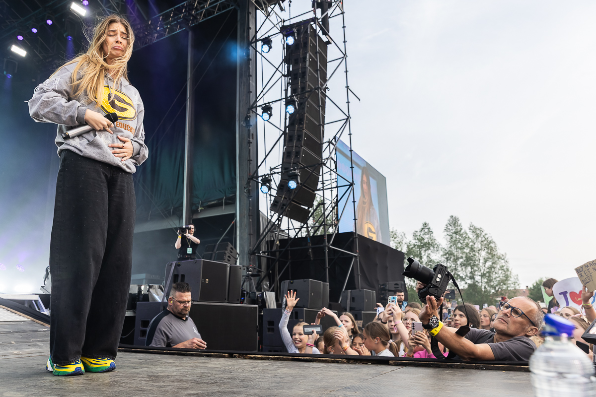 Roxy Dekker @ Vestrock 2025, picture 14, photographed by Marc Verdonck - FrontView Magazine