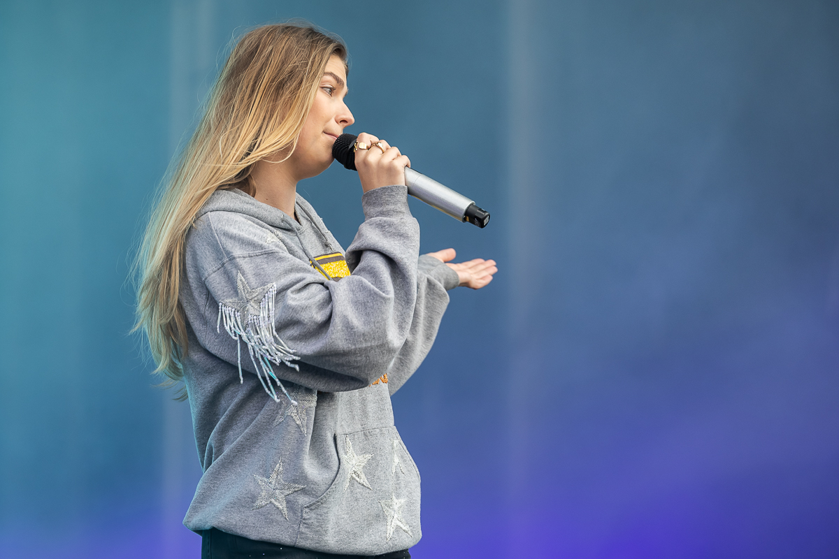 Roxy Dekker @ Vestrock 2025, picture 16, photographed by Marc Verdonck - FrontView Magazine