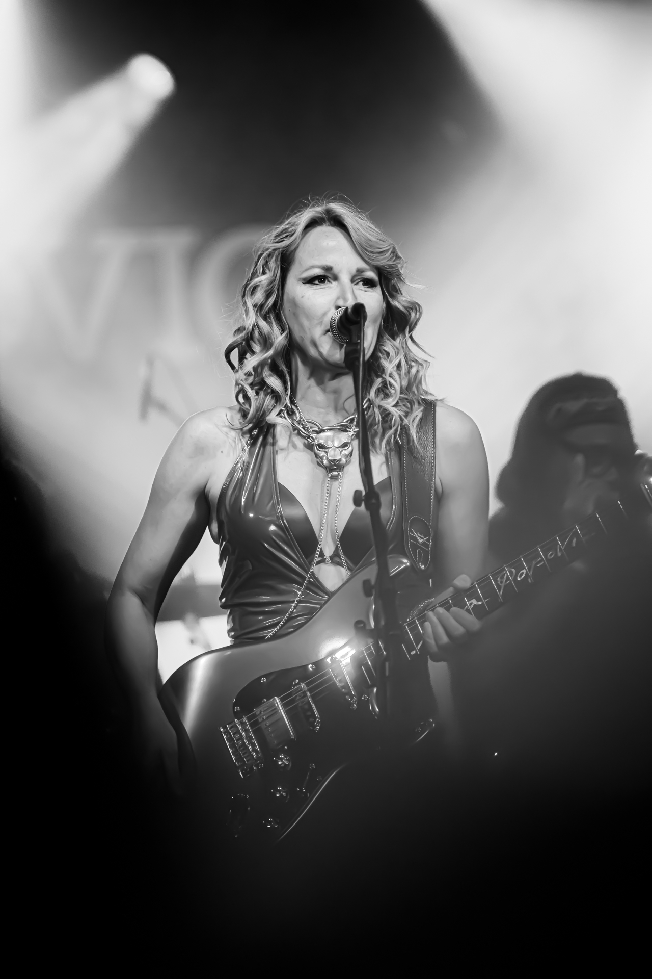 Ana Popovic @ Blues Peer, picture 12, photographed by Leen Verlinden - FrontView Magazine