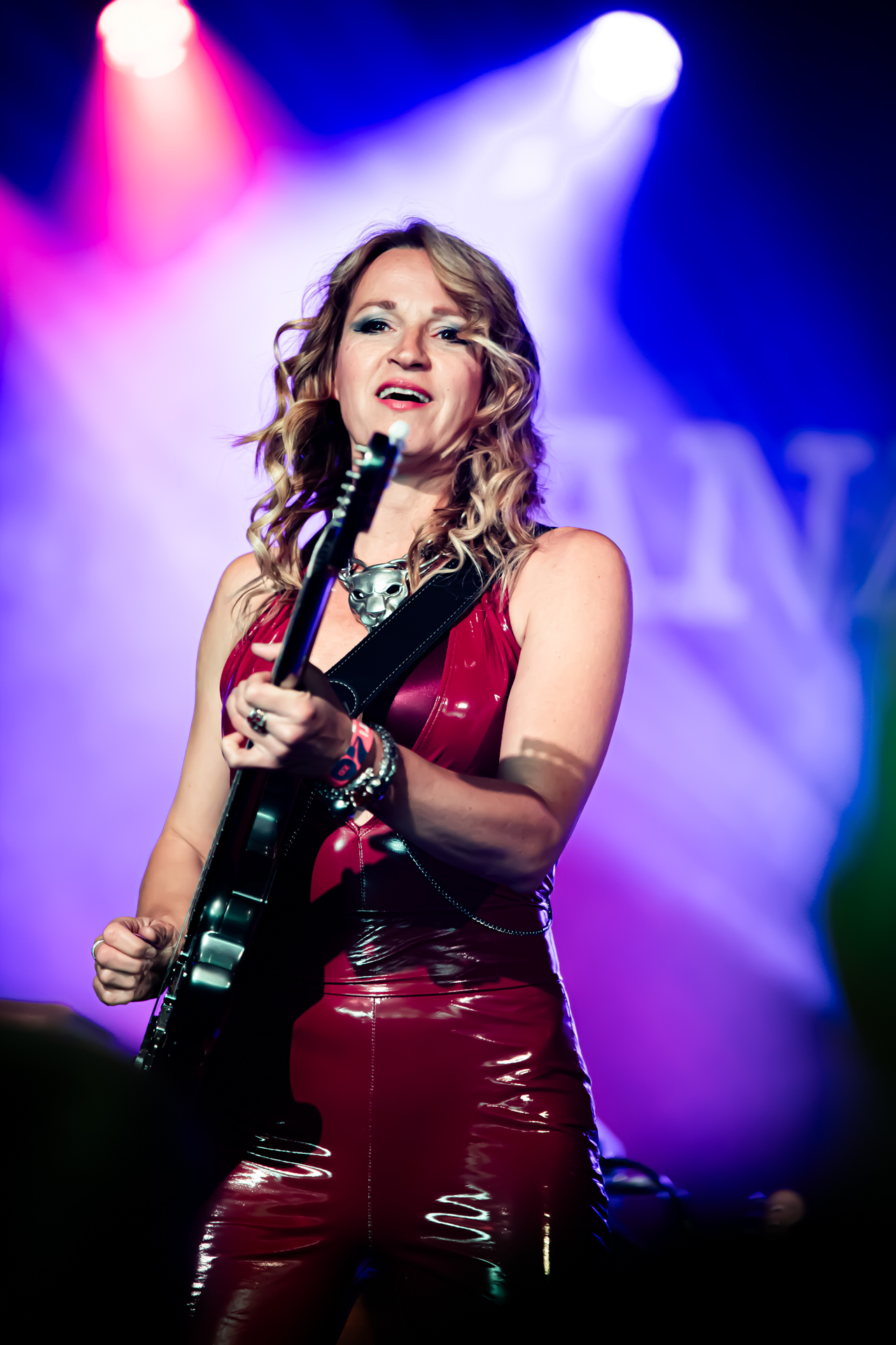 Ana Popovic @ Blues Peer, picture 20, photographed by Leen Verlinden - FrontView Magazine