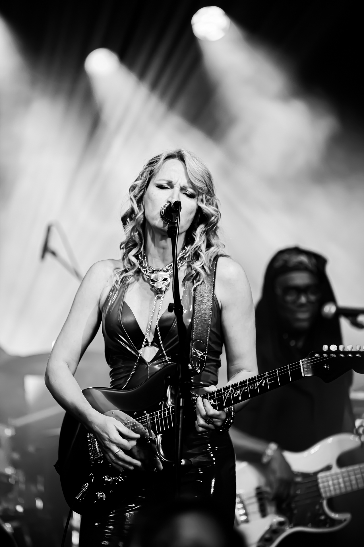 Ana Popovic @ Blues Peer, picture 22, photographed by Leen Verlinden - FrontView Magazine