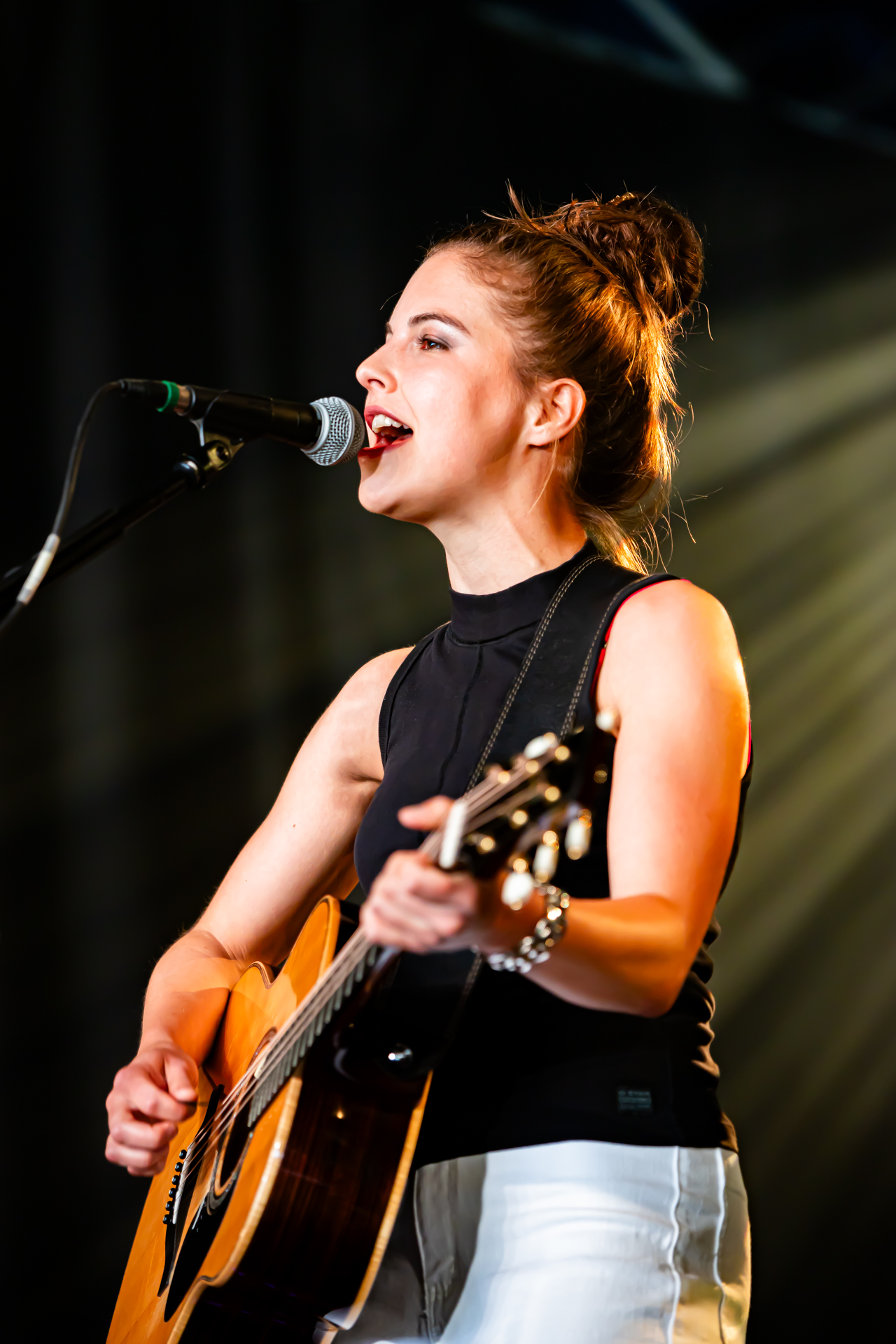 Emmy D'Arc @ Blues Peer, picture 2, photographed by Leen Verlinden - FrontView Magazine