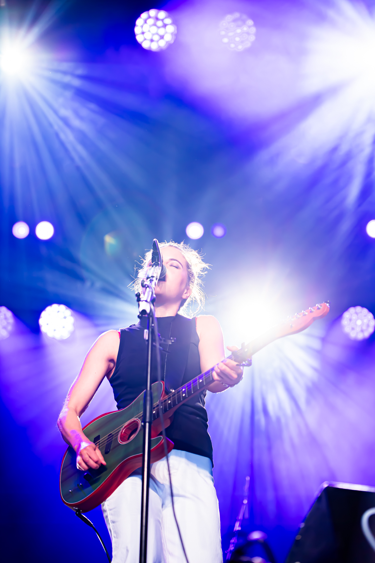 Emmy D'Arc @ Blues Peer, picture 12, photographed by Leen Verlinden - FrontView Magazine