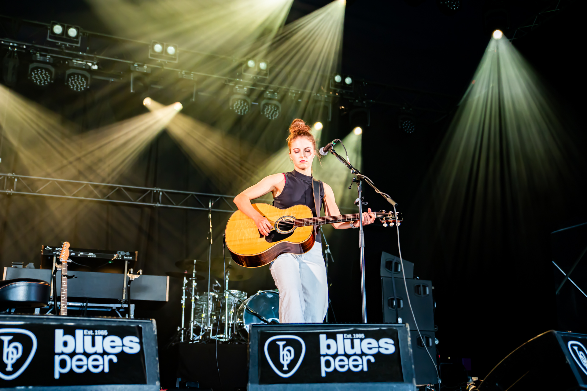 Emmy D'Arc @ Blues Peer, picture 16, photographed by Leen Verlinden - FrontView Magazine