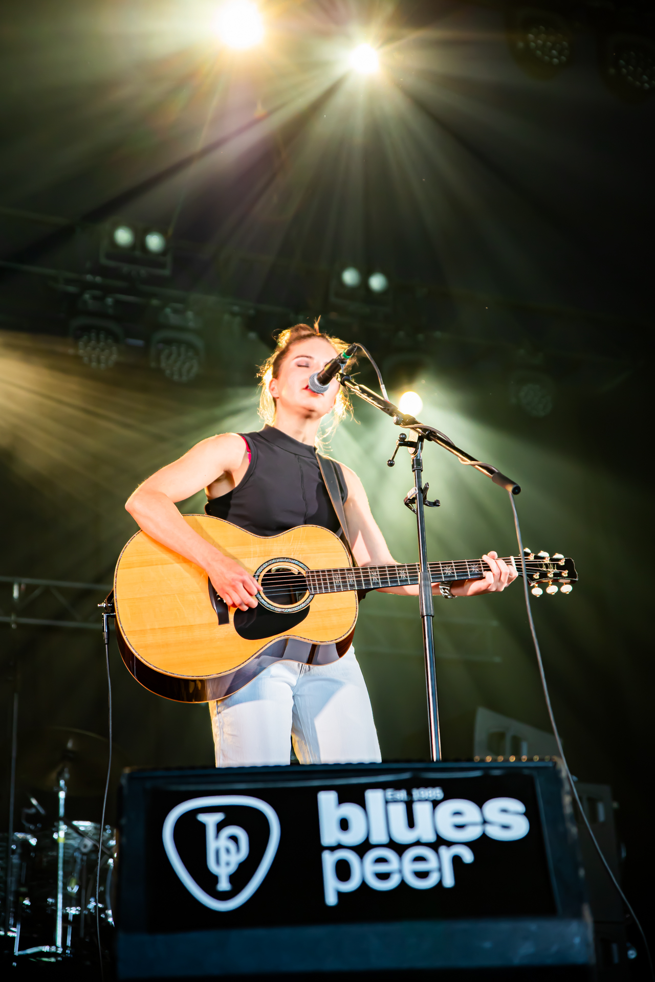 Emmy D'Arc @ Blues Peer, picture 17, photographed by Leen Verlinden - FrontView Magazine