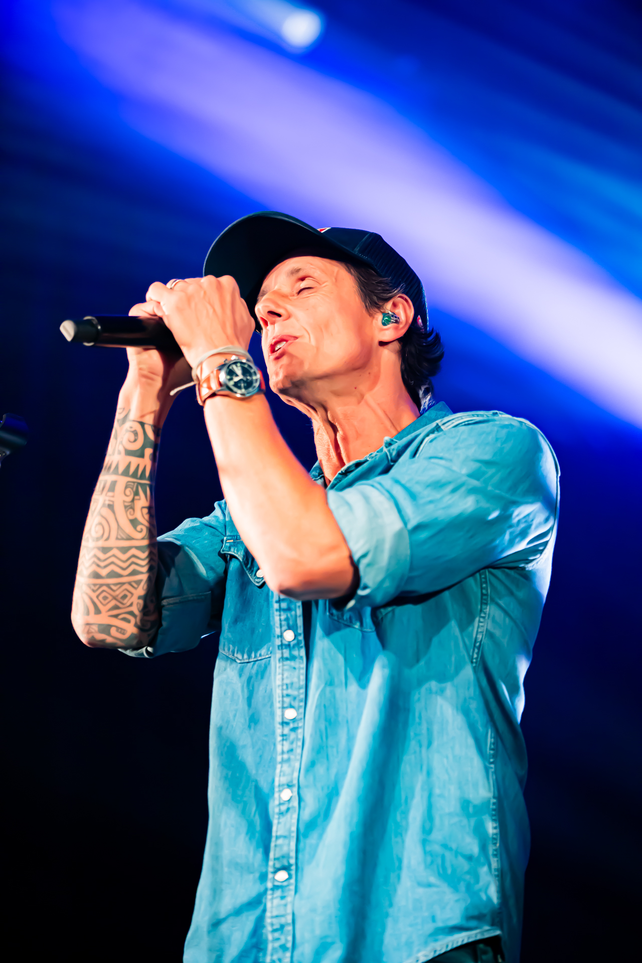 K's Choice @ Blues Peer, picture 2, photographed by Leen Verlinden - FrontView Magazine