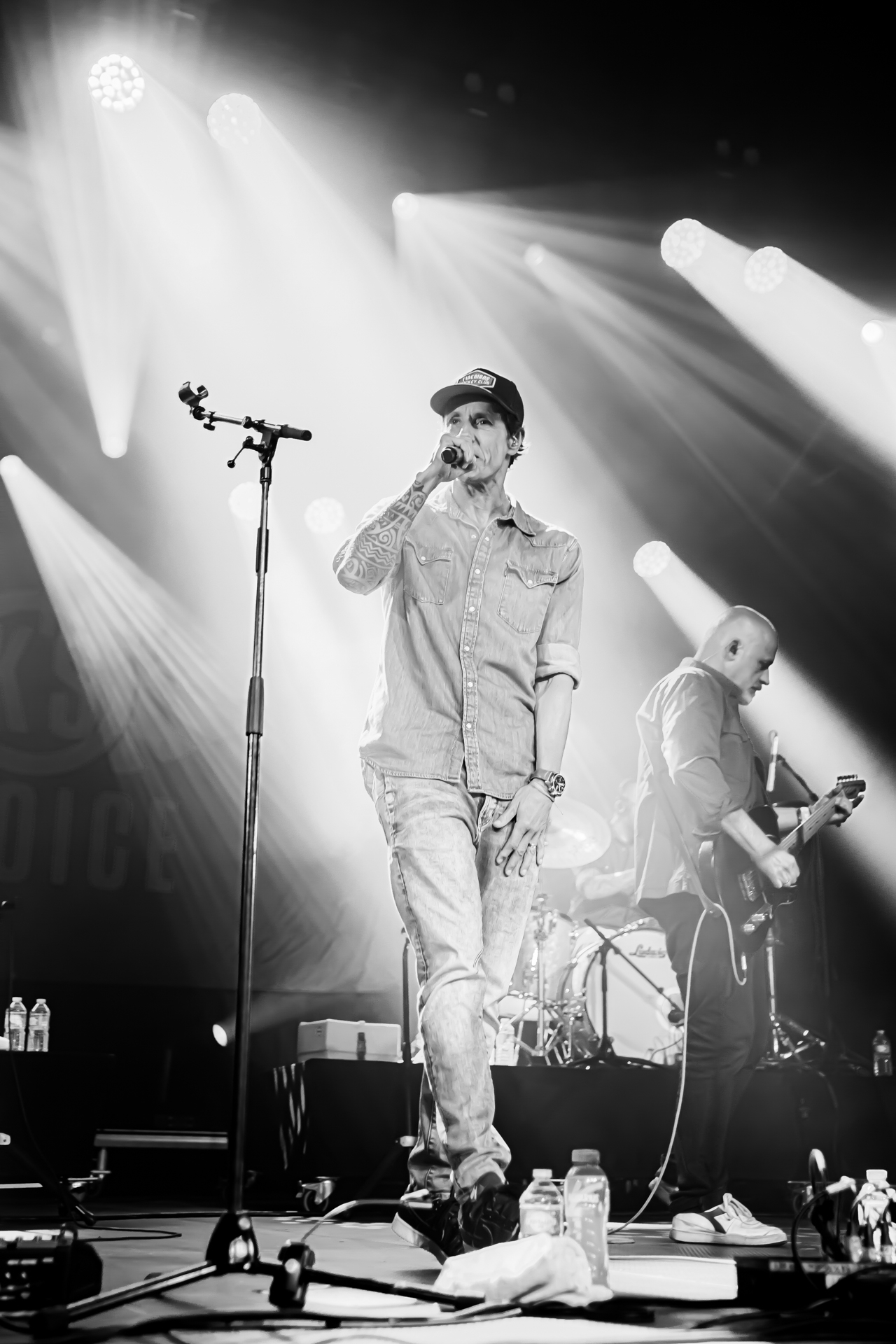K's Choice @ Blues Peer, picture 17, photographed by Leen Verlinden - FrontView Magazine