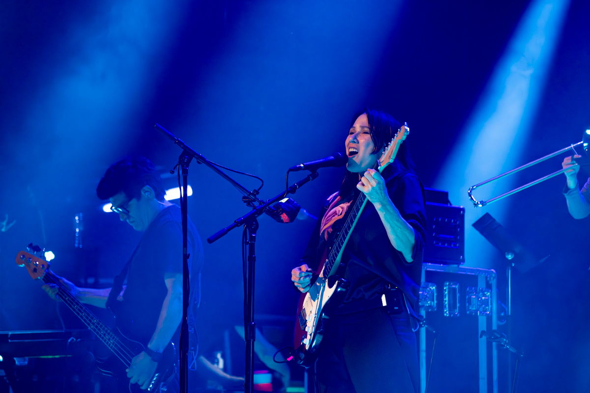 Kim Deal @ De Roma, picture 7, photographed by Bart Janssens - FrontView Magazine
