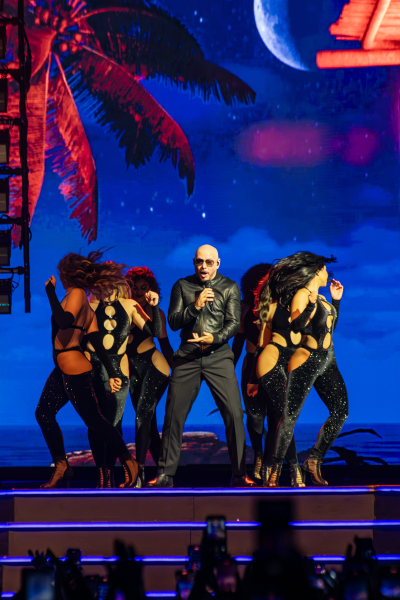 Pitbull @ Sportpaleis, picture 5, photographed by Bart Janssens - FrontView Magazine