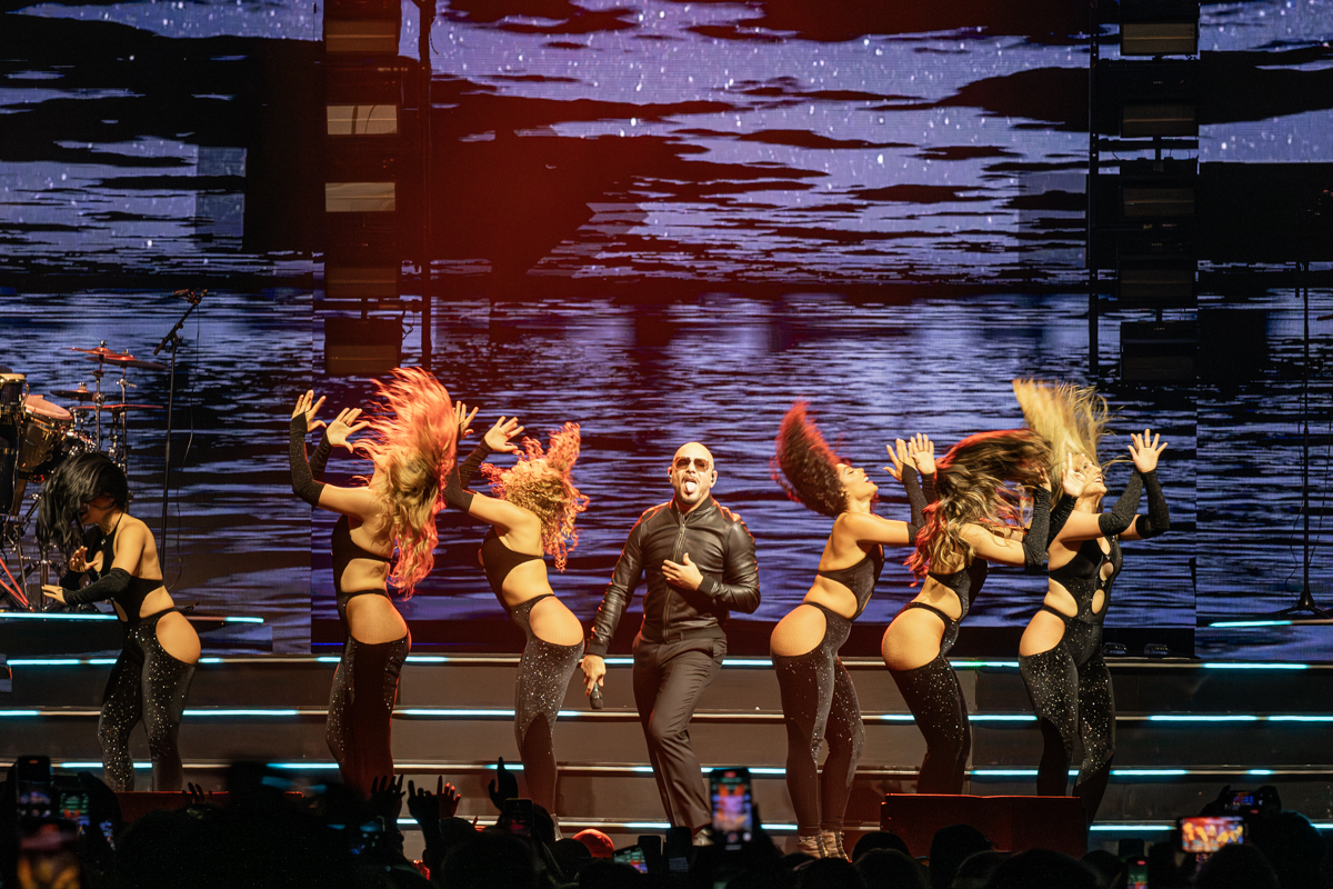 Pitbull @ Sportpaleis, picture 9, photographed by Bart Janssens - FrontView Magazine