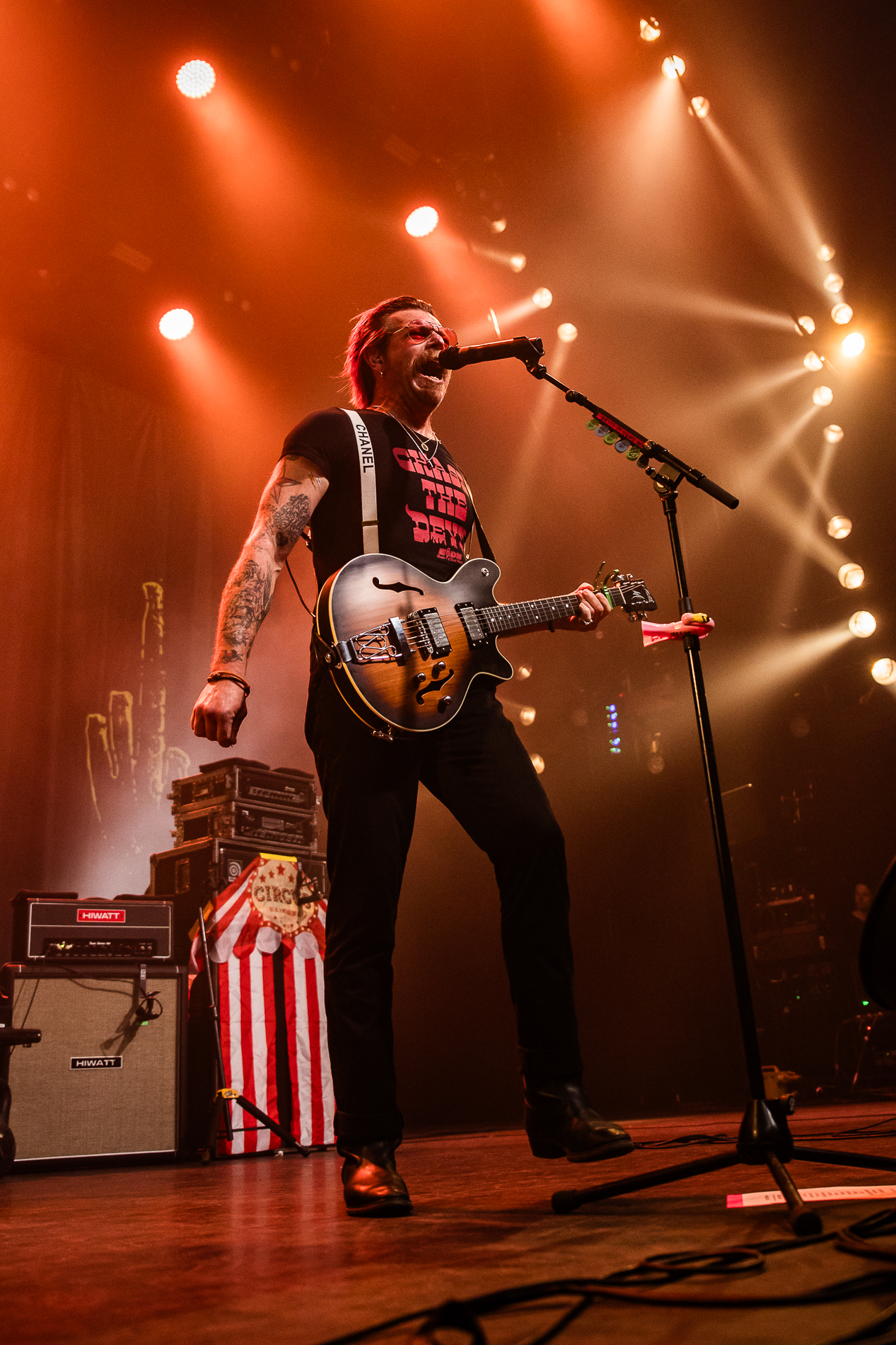 Eagles Of Death Metal @ 013, picture 11, photographed by Jürgen Bruynooghe - FrontView Magazine