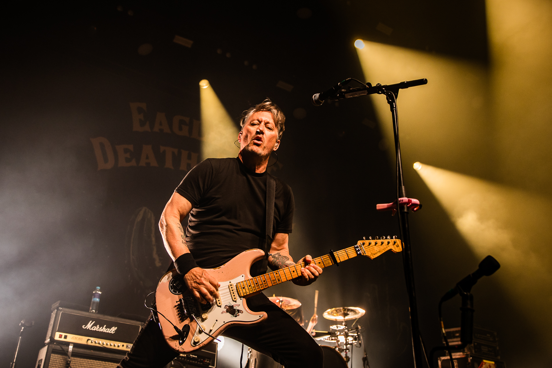 Eagles Of Death Metal @ 013, picture 18, photographed by Jürgen Bruynooghe - FrontView Magazine