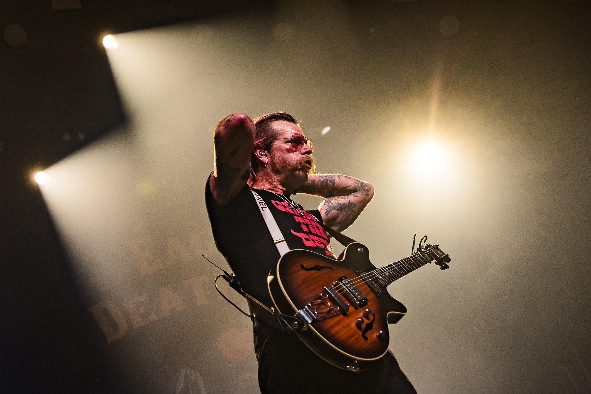 Eagles Of Death Metal @ 013, picture 19, photographed by Jürgen Bruynooghe - FrontView Magazine