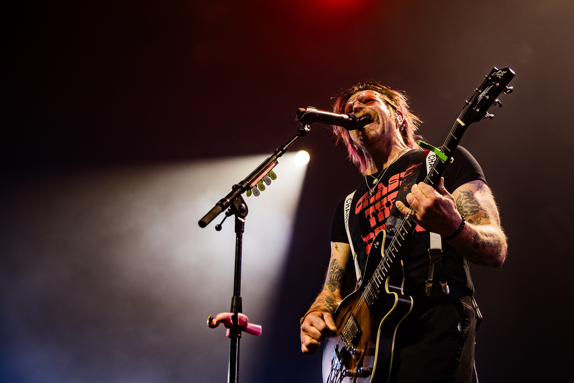 Eagles Of Death Metal @ 013, picture 22, photographed by Jürgen Bruynooghe - FrontView Magazine
