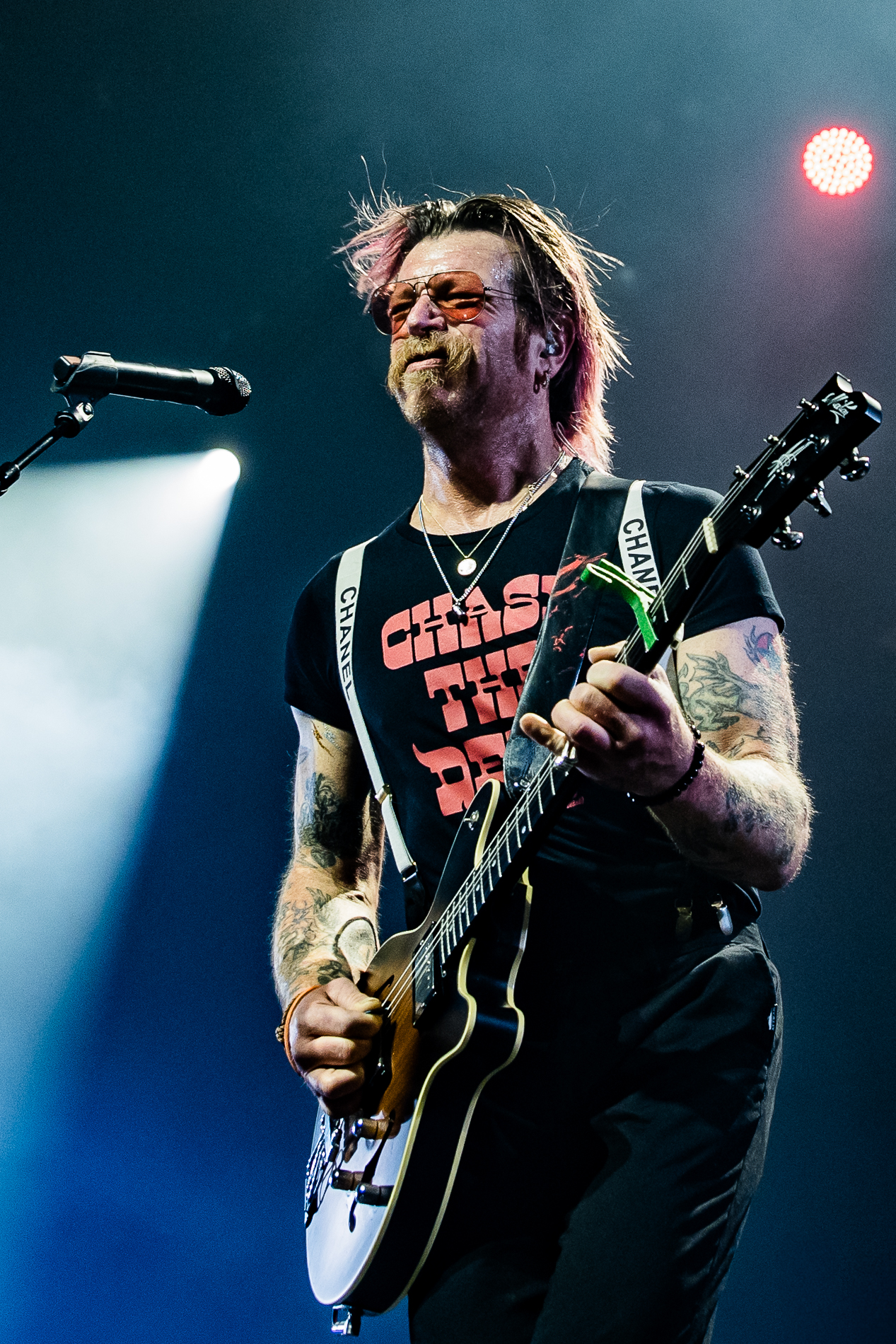 Eagles Of Death Metal @ 013, picture 27, photographed by Jürgen Bruynooghe - FrontView Magazine