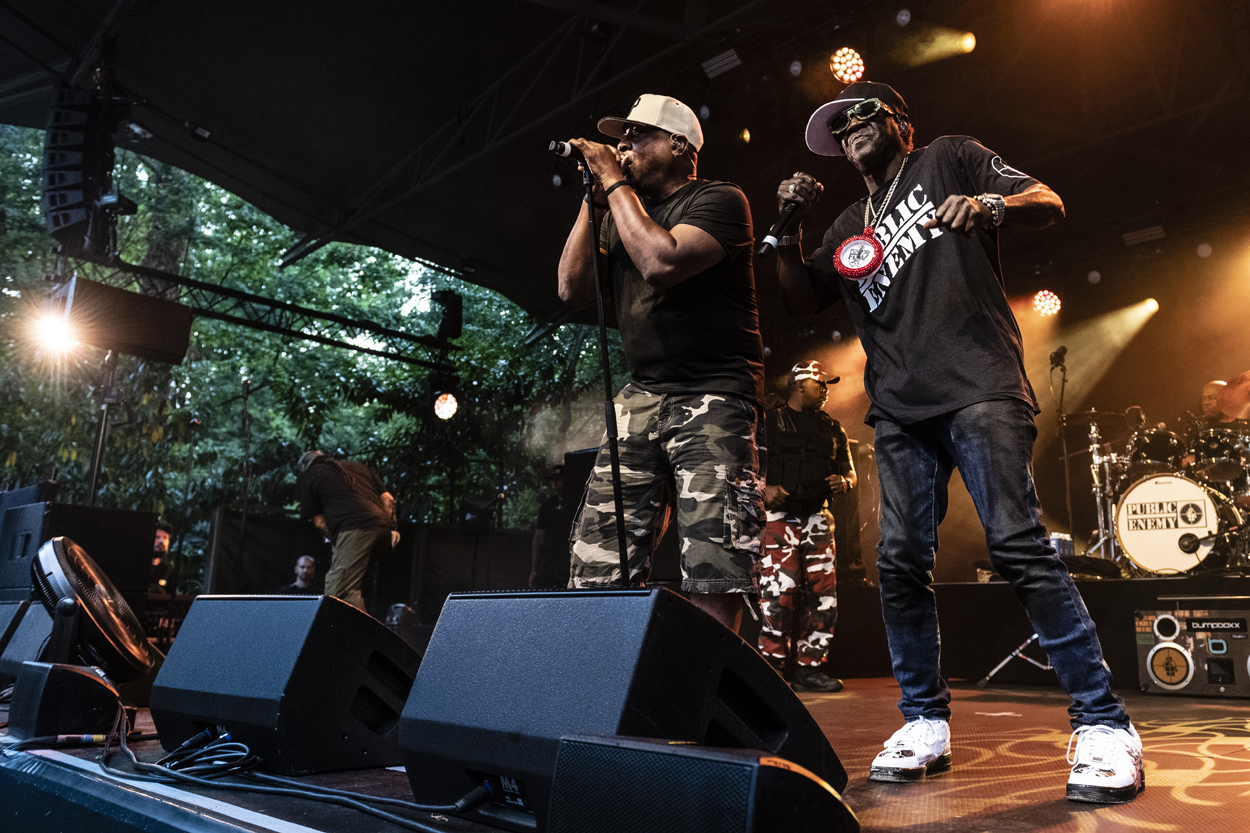Public Enemy @ OLT Rivierenhof, picture 5, photographed by Sandra Van Watermeulen - FrontView Magazine
