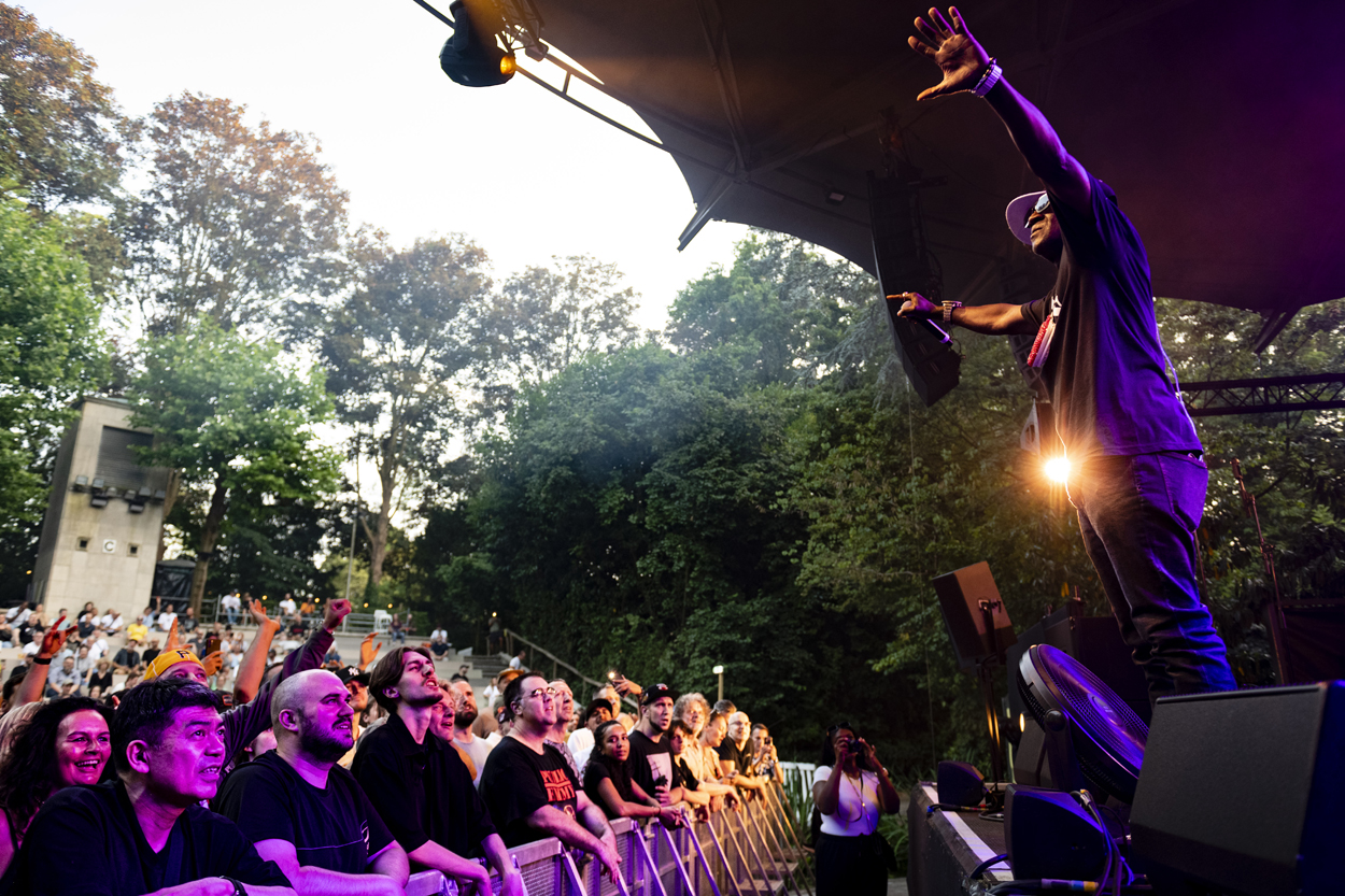 Public Enemy @ OLT Rivierenhof, picture 18, photographed by Sandra Van Watermeulen - FrontView Magazine