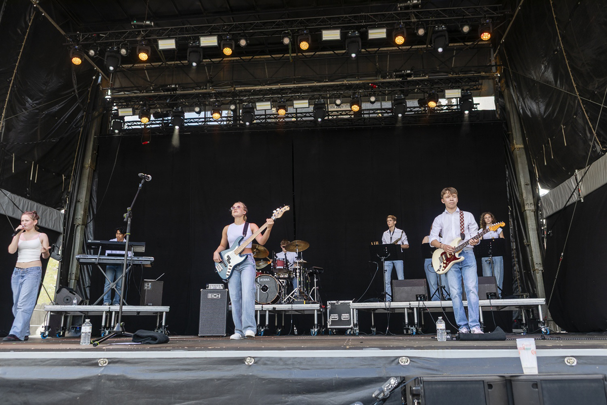 A Lot(te) Of Bass @ Adriaen Brouwer Bierfeesten, picture 8, photographed by Edwin Houdevelt - FrontView Magazine