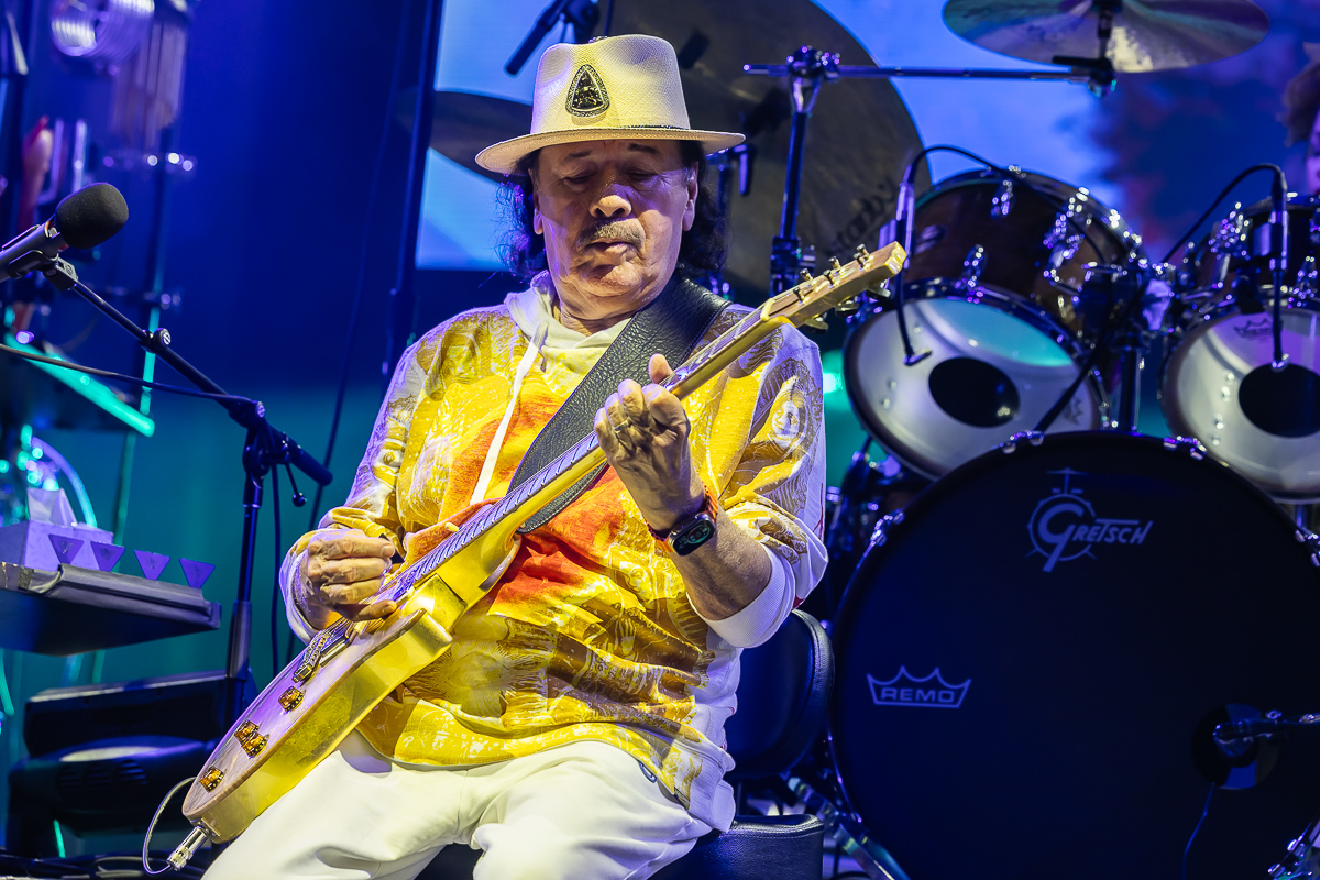 Santana @ Sportpaleis, picture 1, photographed by Marc Verdonck - FrontView Magazine