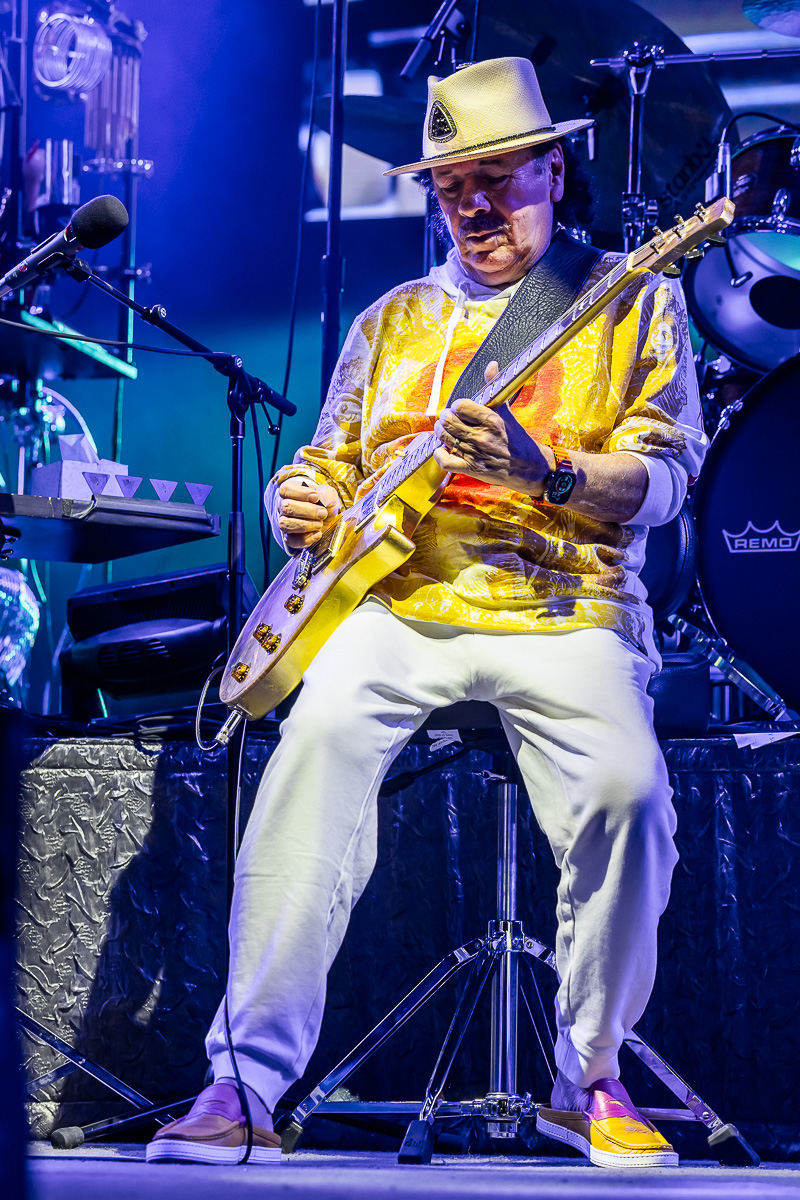 Santana @ Sportpaleis, picture 5, photographed by Marc Verdonck - FrontView Magazine