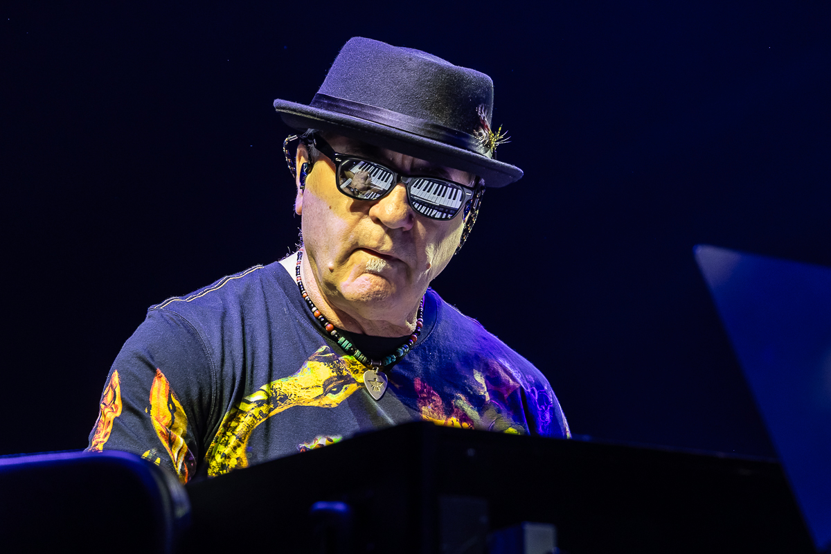 Santana @ Sportpaleis, picture 8, photographed by Marc Verdonck - FrontView Magazine
