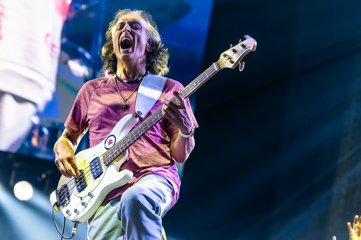 Santana @ Sportpaleis, picture 10, photographed by Marc Verdonck - FrontView Magazine