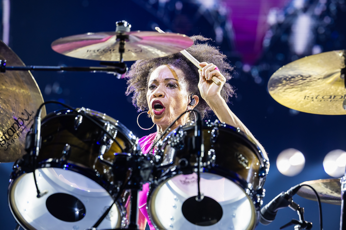 Santana @ Sportpaleis, picture 11, photographed by Marc Verdonck - FrontView Magazine