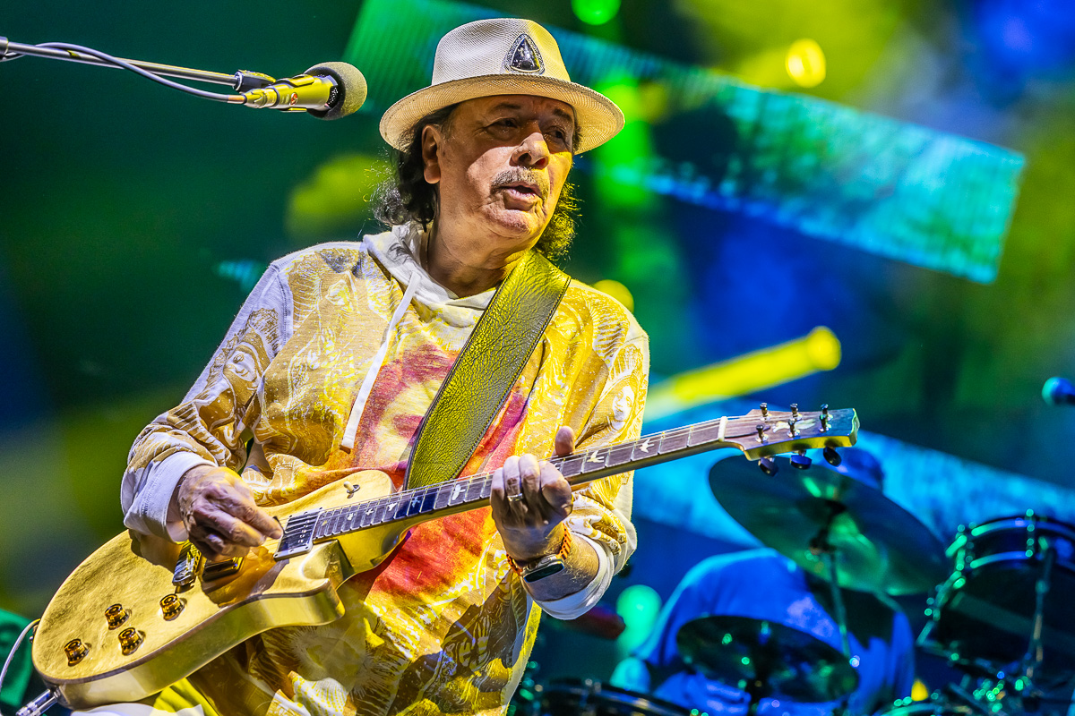 Santana @ Sportpaleis, picture 22, photographed by Marc Verdonck - FrontView Magazine