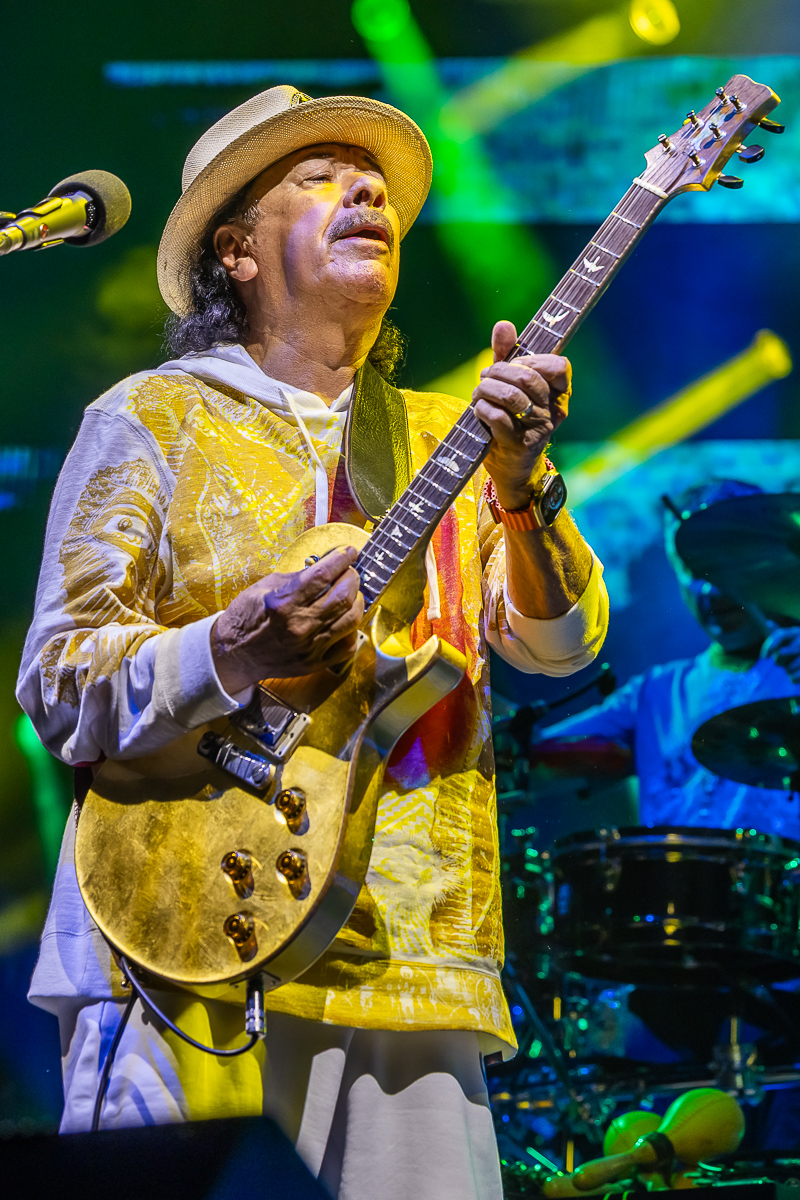 Santana @ Sportpaleis, picture 26, photographed by Marc Verdonck - FrontView Magazine