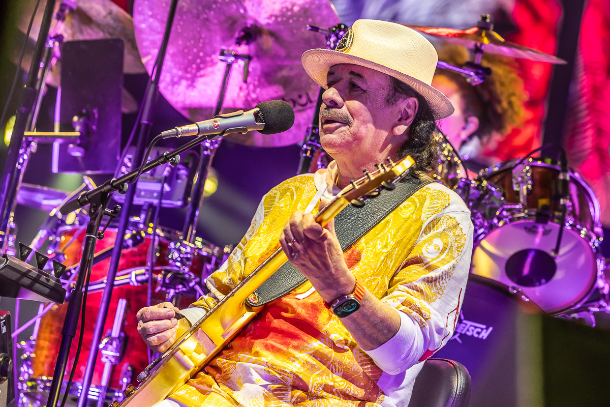 Santana @ Sportpaleis, picture 30, photographed by Marc Verdonck - FrontView Magazine