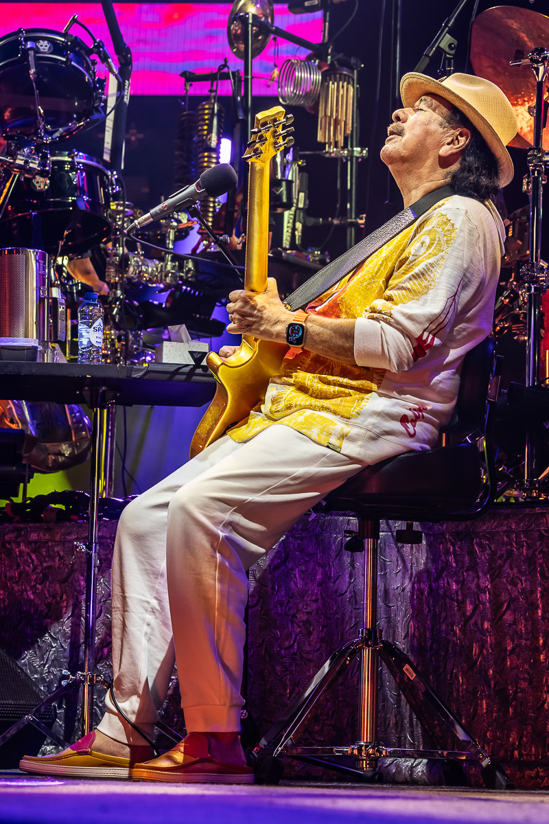 Santana @ Sportpaleis, picture 32, photographed by Marc Verdonck - FrontView Magazine