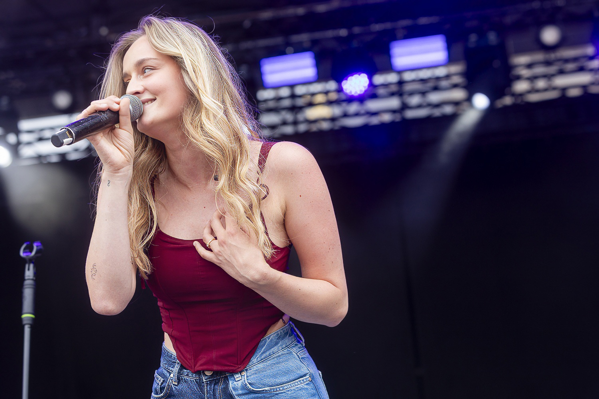 Elle Fray @ Adriaen Brouwer Bierfeesten, foto 1, foto's door Edwin Houdevelt - FrontView Magazine