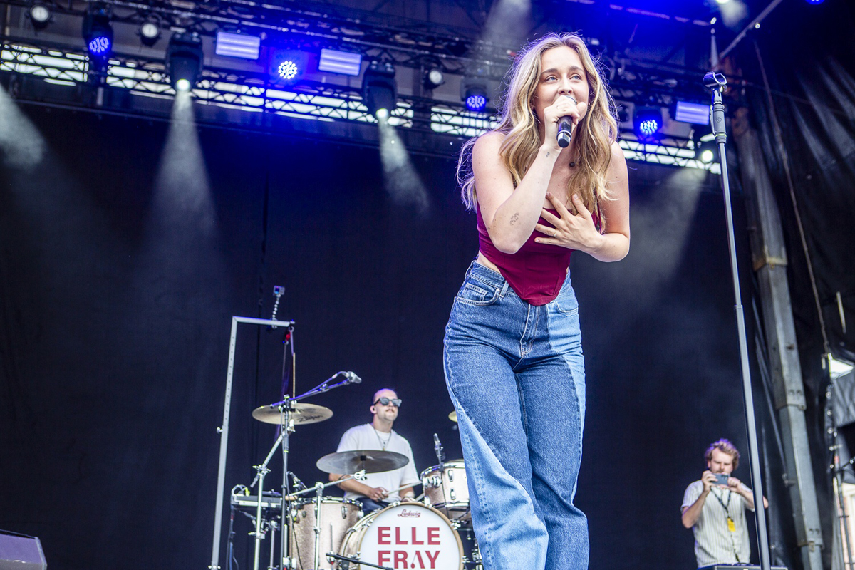 Elle Fray @ Adriaen Brouwer Bierfeesten, foto 5, foto's door Edwin Houdevelt - FrontView Magazine