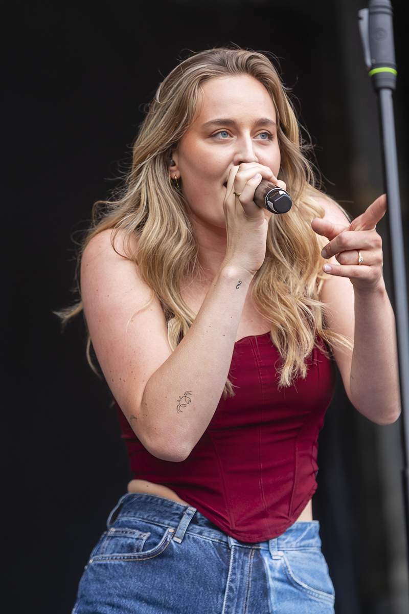 Elle Fray @ Adriaen Brouwer Bierfeesten, foto 11, foto's door Edwin Houdevelt - FrontView Magazine
