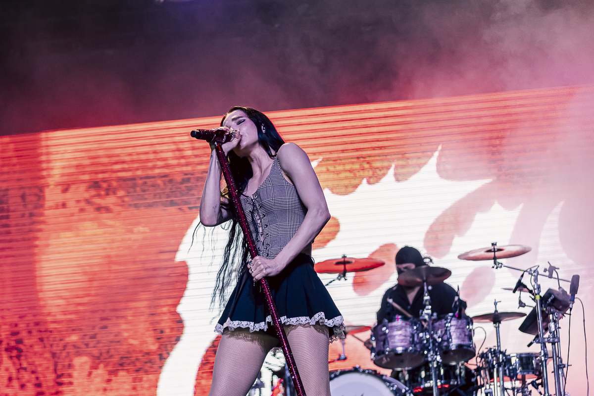 Poppy @ Jera On Air, picture 3, photographed by Peter Smet - FrontView Magazine