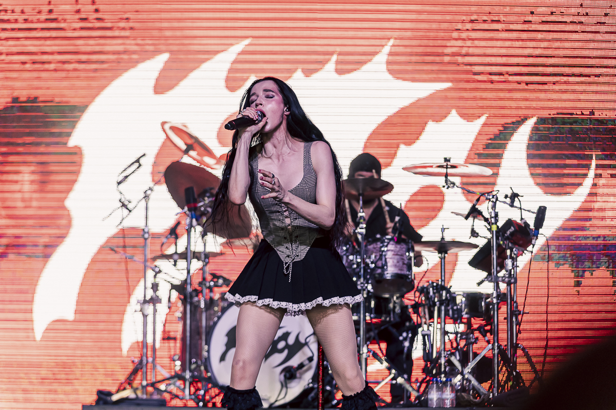 Poppy @ Jera On Air, picture 4, photographed by Peter Smet - FrontView Magazine