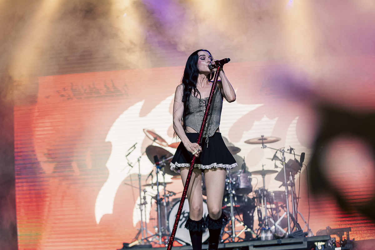 Poppy @ Jera On Air, picture 6, photographed by Peter Smet - FrontView Magazine