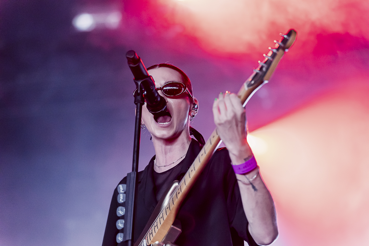 PVRIS @ Jera On Air, picture 4, photographed by Peter Smet - FrontView Magazine