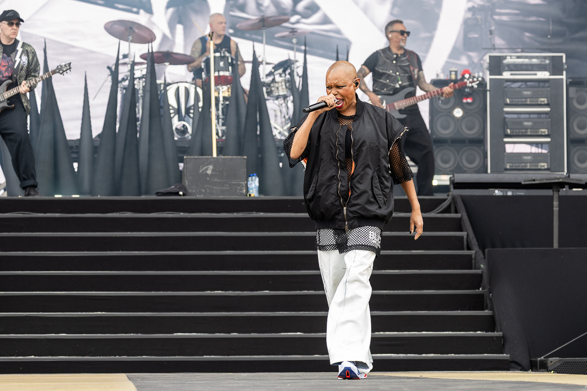 Skunk Anansie @ TW Classic, picture 3, photographed by David Johnson - FrontView Magazine
