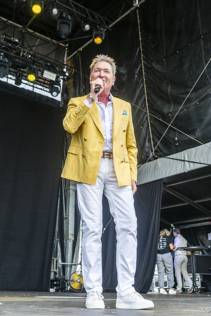 Bart Kaëll @ Adriaen Brouwer Bierfeesten, picture 1, photographed by Edwin Houdevelt - FrontView Magazine