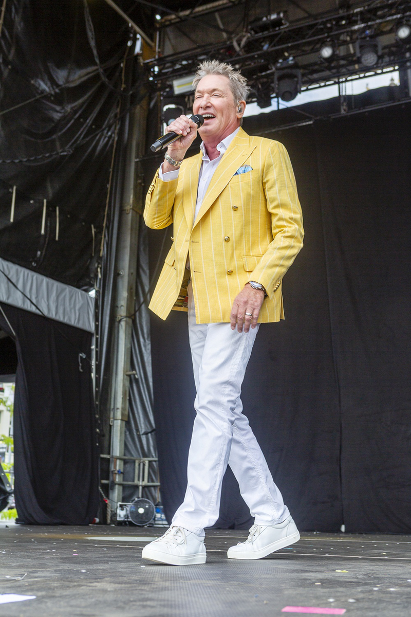 Bart Kaëll @ Adriaen Brouwer Bierfeesten, picture 2, photographed by Edwin Houdevelt - FrontView Magazine