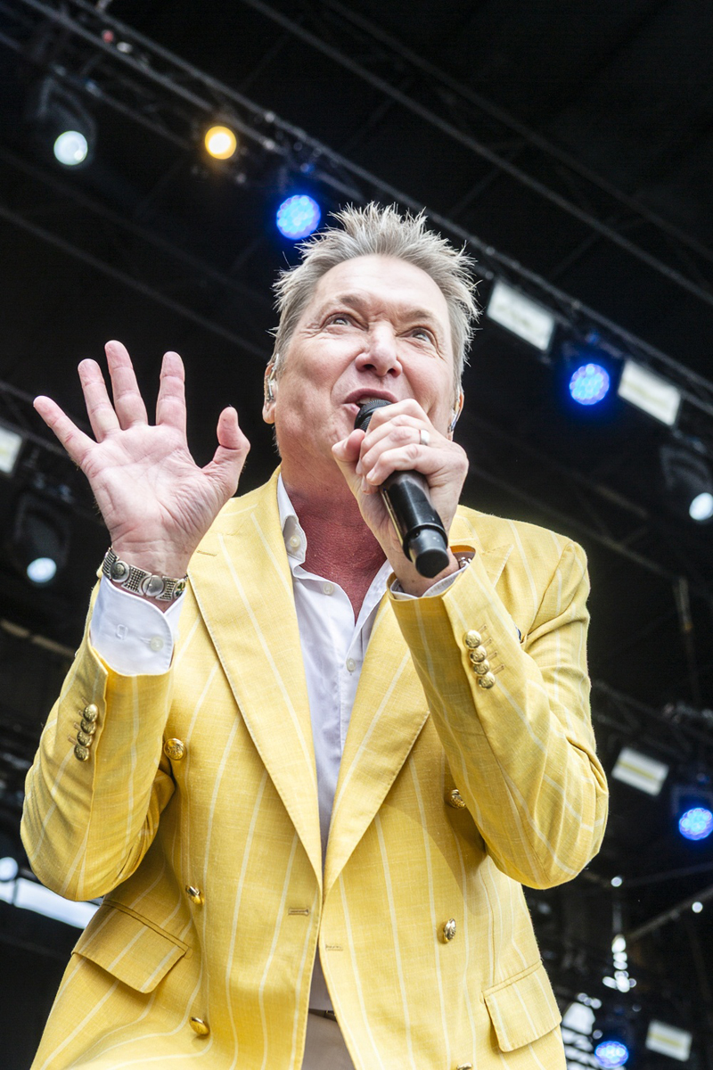 Bart Kaëll @ Adriaen Brouwer Bierfeesten, picture 5, photographed by Edwin Houdevelt - FrontView Magazine