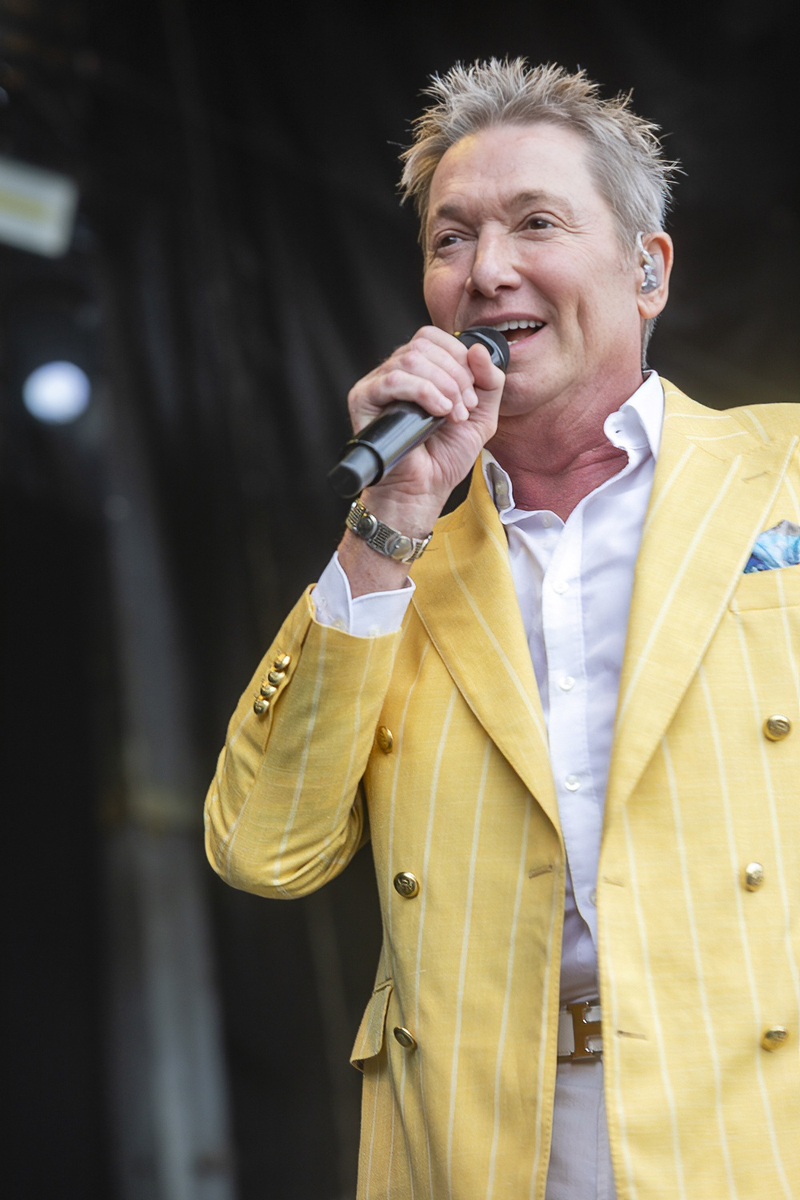 Bart Kaëll @ Adriaen Brouwer Bierfeesten, picture 11, photographed by Edwin Houdevelt - FrontView Magazine