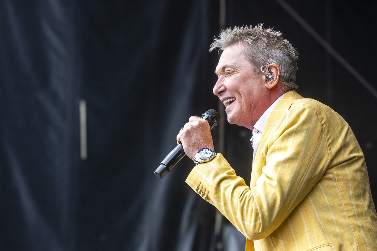 Bart Kaëll @ Adriaen Brouwer Bierfeesten, picture 15, photographed by Edwin Houdevelt - FrontView Magazine