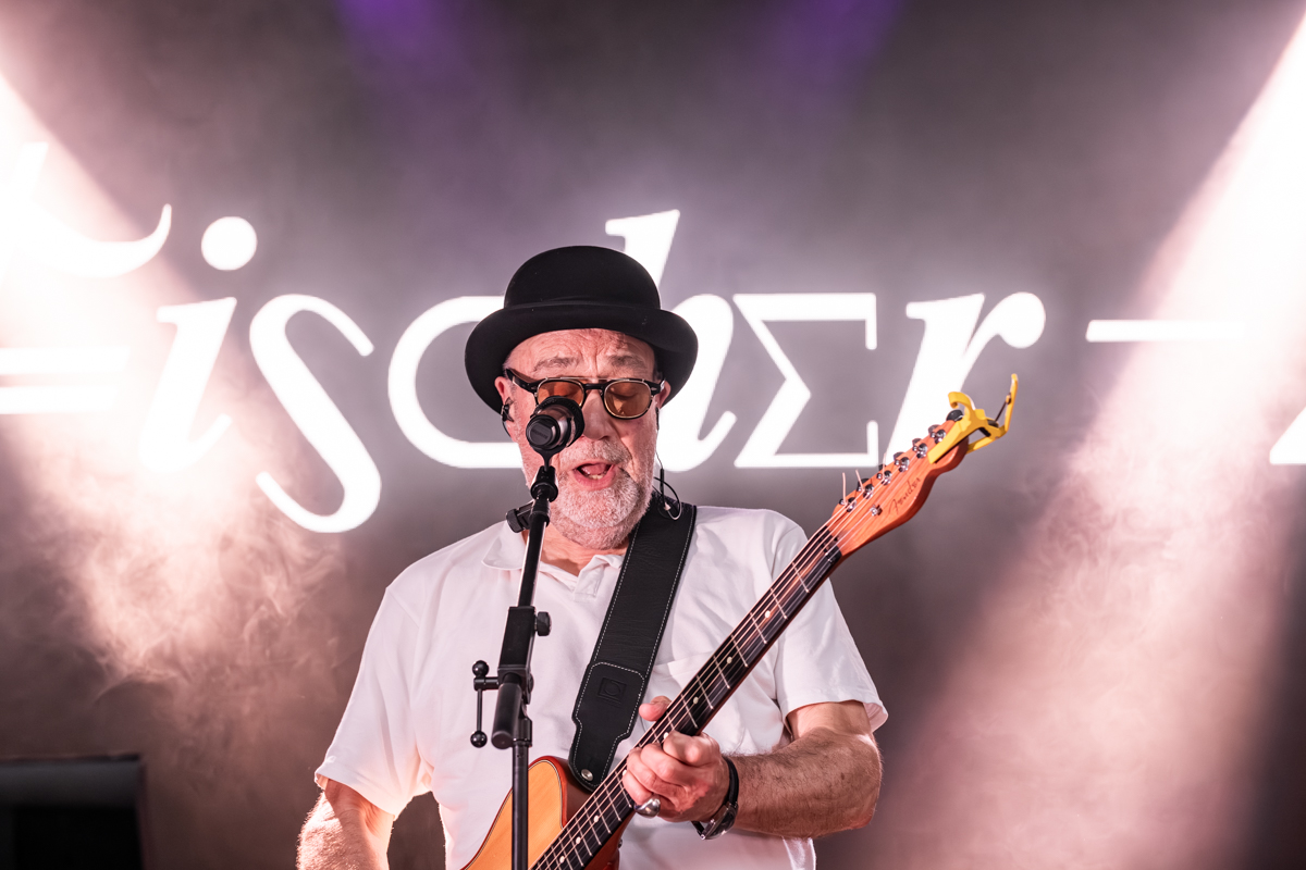 Fischer-Z @ De Casino, picture 7, photographed by Bart Janssens - FrontView Magazine