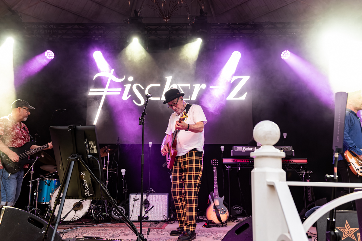 Fischer-Z @ De Casino, picture 21, photographed by Bart Janssens - FrontView Magazine