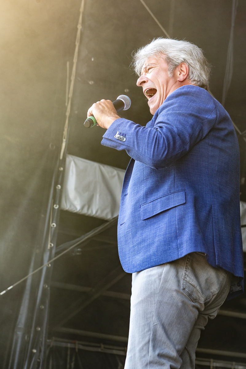 Garry Hagger @ Adriaen Brouwer Bierfeesten, foto 6, foto's door Edwin Houdevelt - FrontView Magazine
