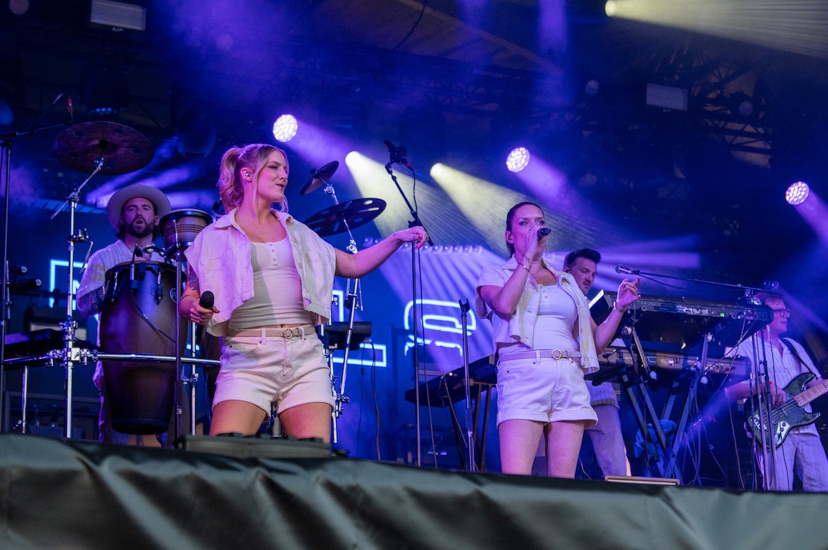 Niels Destadsbader @ Genk On Stage, foto 8, foto's door Anoek Houben - FrontView Magazine