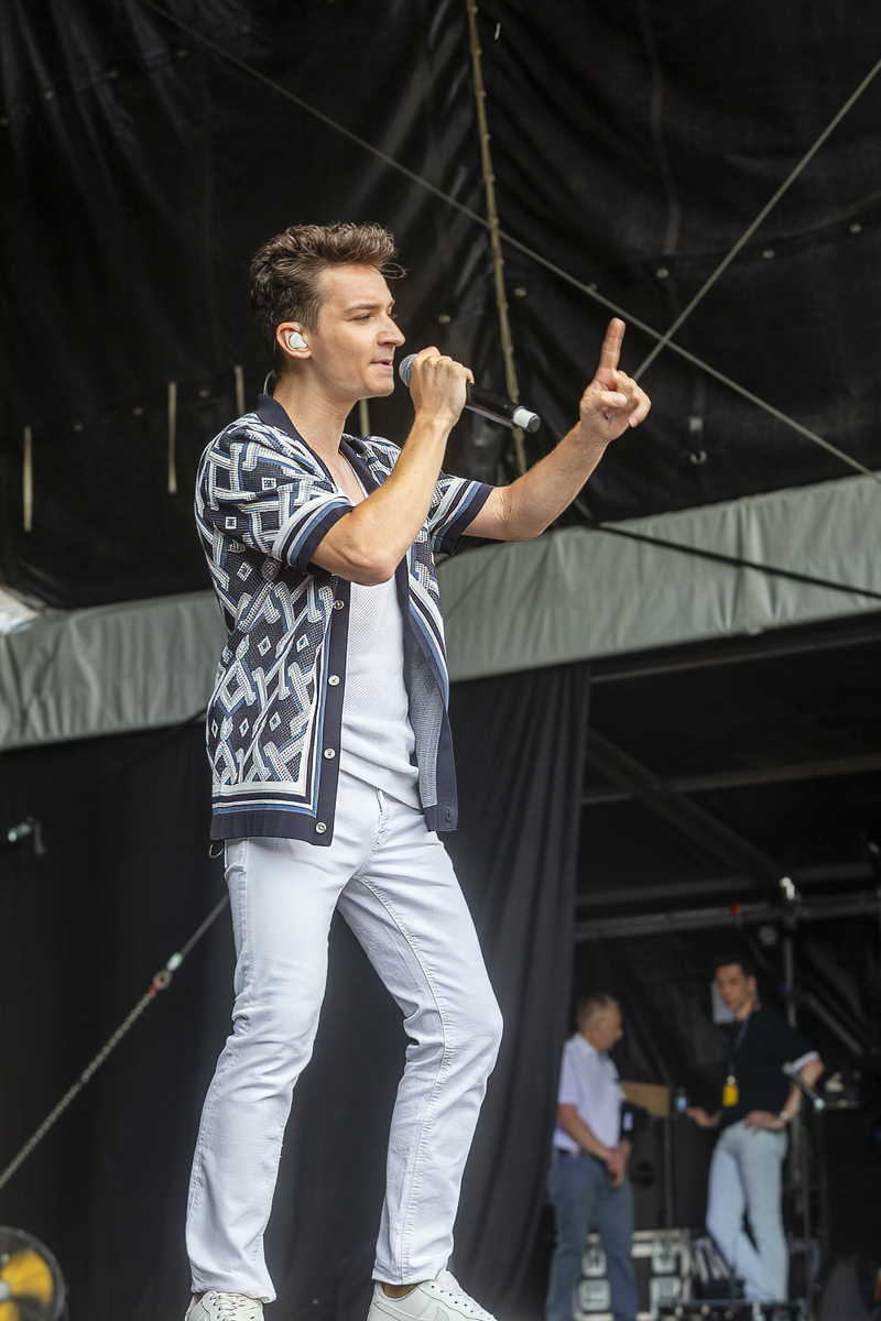 Thomas Julian @ Adriaen Brouwer Bierfeesten, picture 6, photographed by Edwin Houdevelt - FrontView Magazine