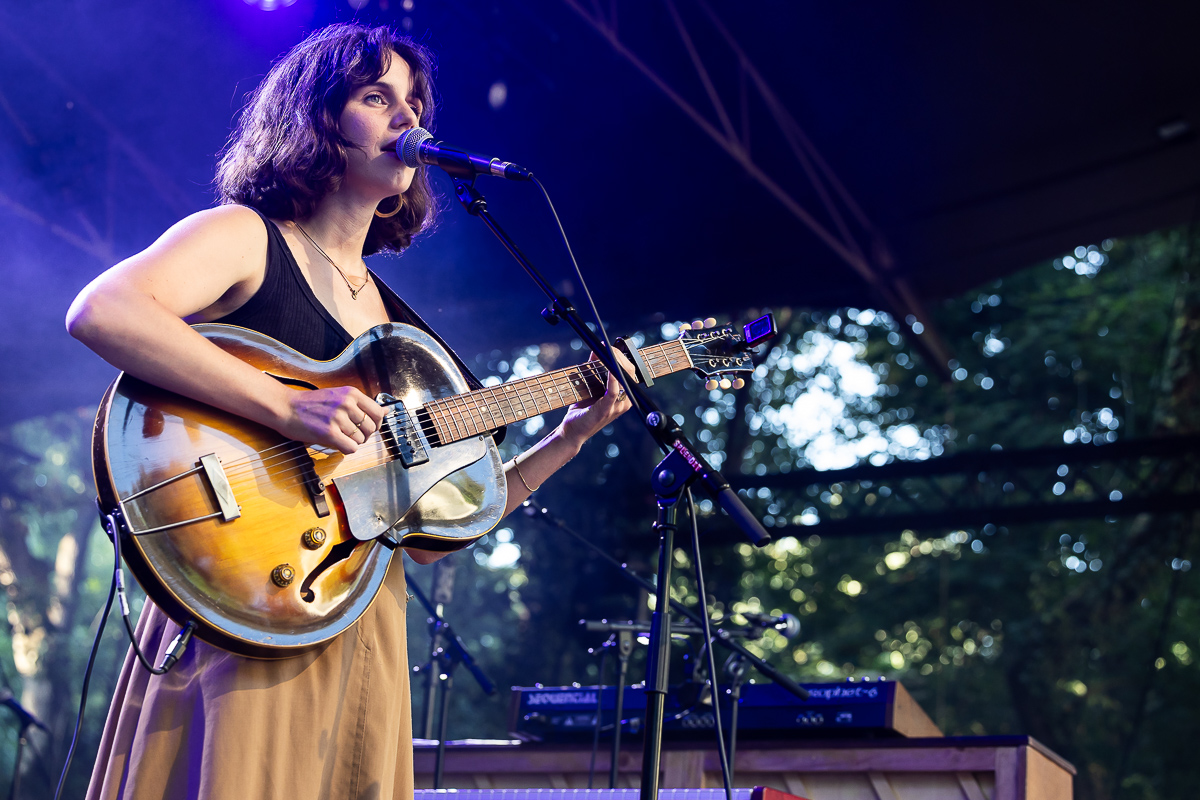 Renata Louisa @ OLT Rivierenhof, picture 2, photographed by Marc Verdonck - FrontView Magazine